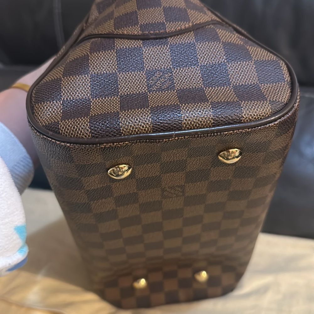 Authentic L.V - Picture 14 of 16